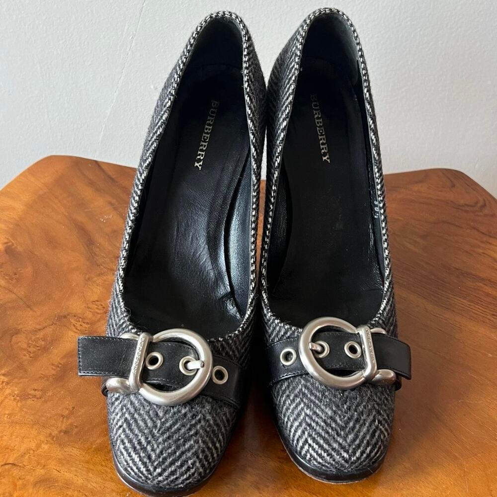 Burberry tweed buckle heels - Picture 4 of 6